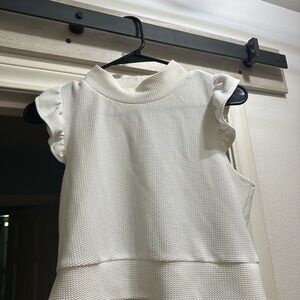 SHEIN White Textured Crop Top